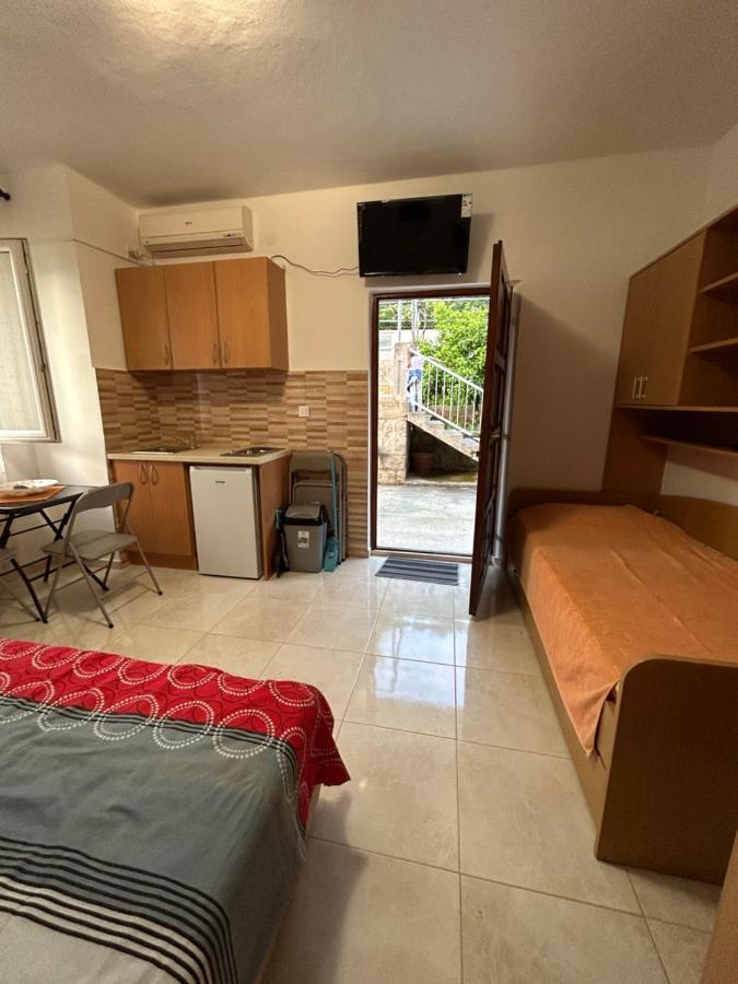 Lazarus Bigova Apartments Tivat Exterior photo