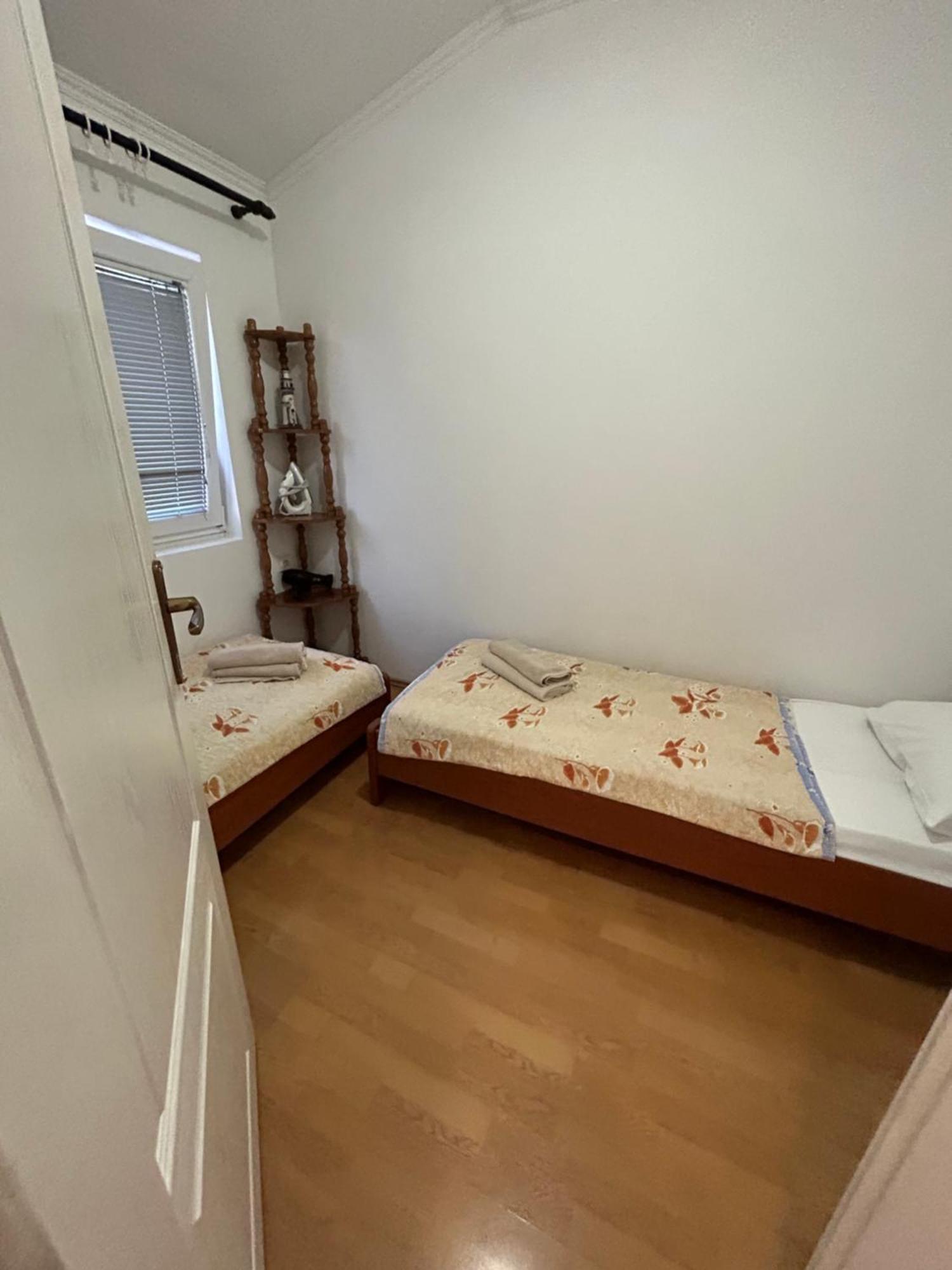 Lazarus Bigova Apartments Tivat Exterior photo